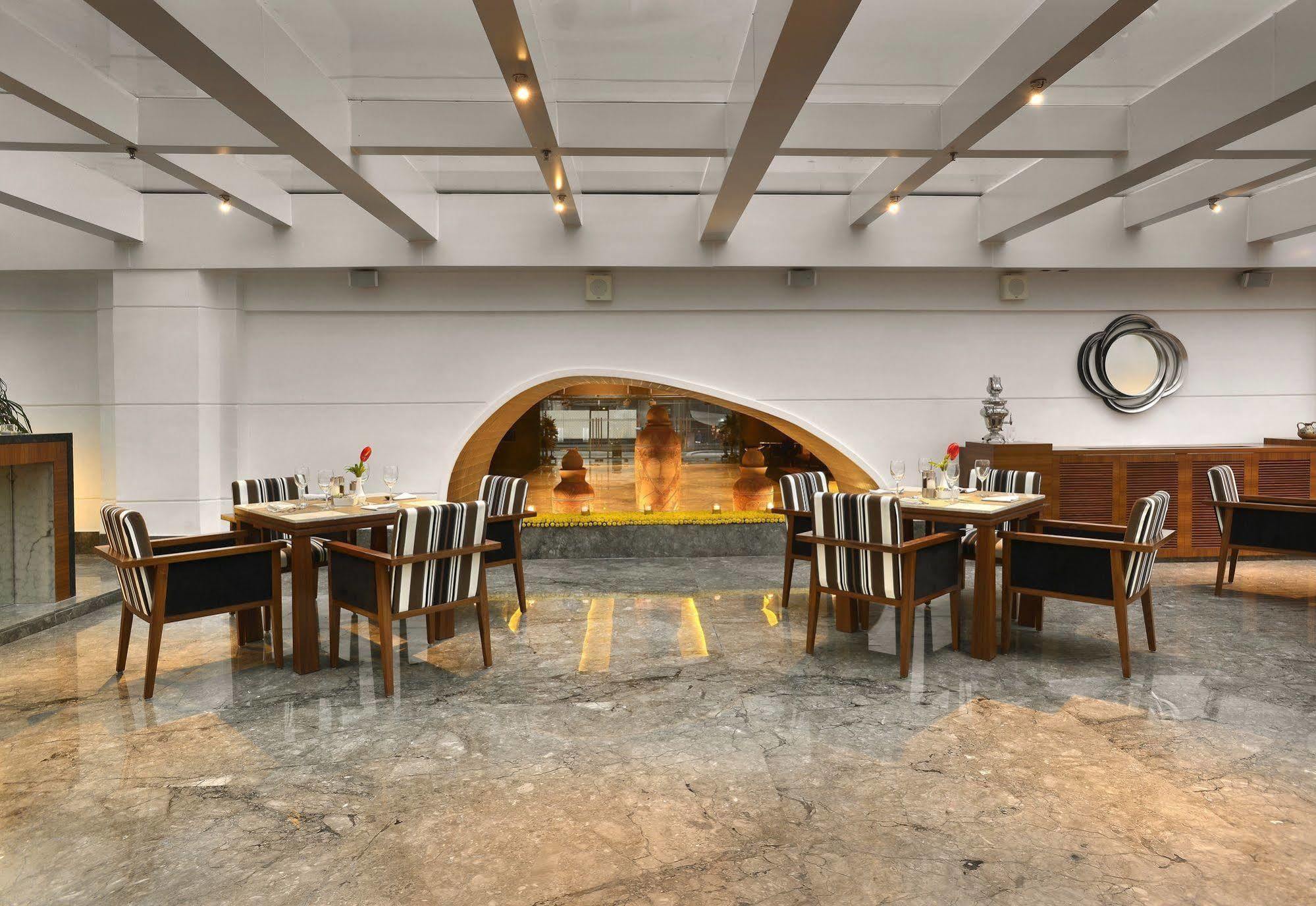 The Lalit Great Eastern होटल 5*
